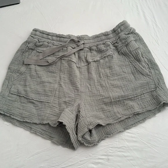 Melissa Nepton sage green casual shorts